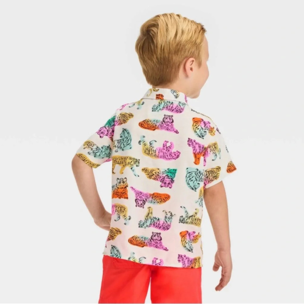 🐱 2 / $15 NWT Cat & Jack Boy’s Rainbow Tiger Print Button Up Short Sleeve Shirt - Picture 3 of 6